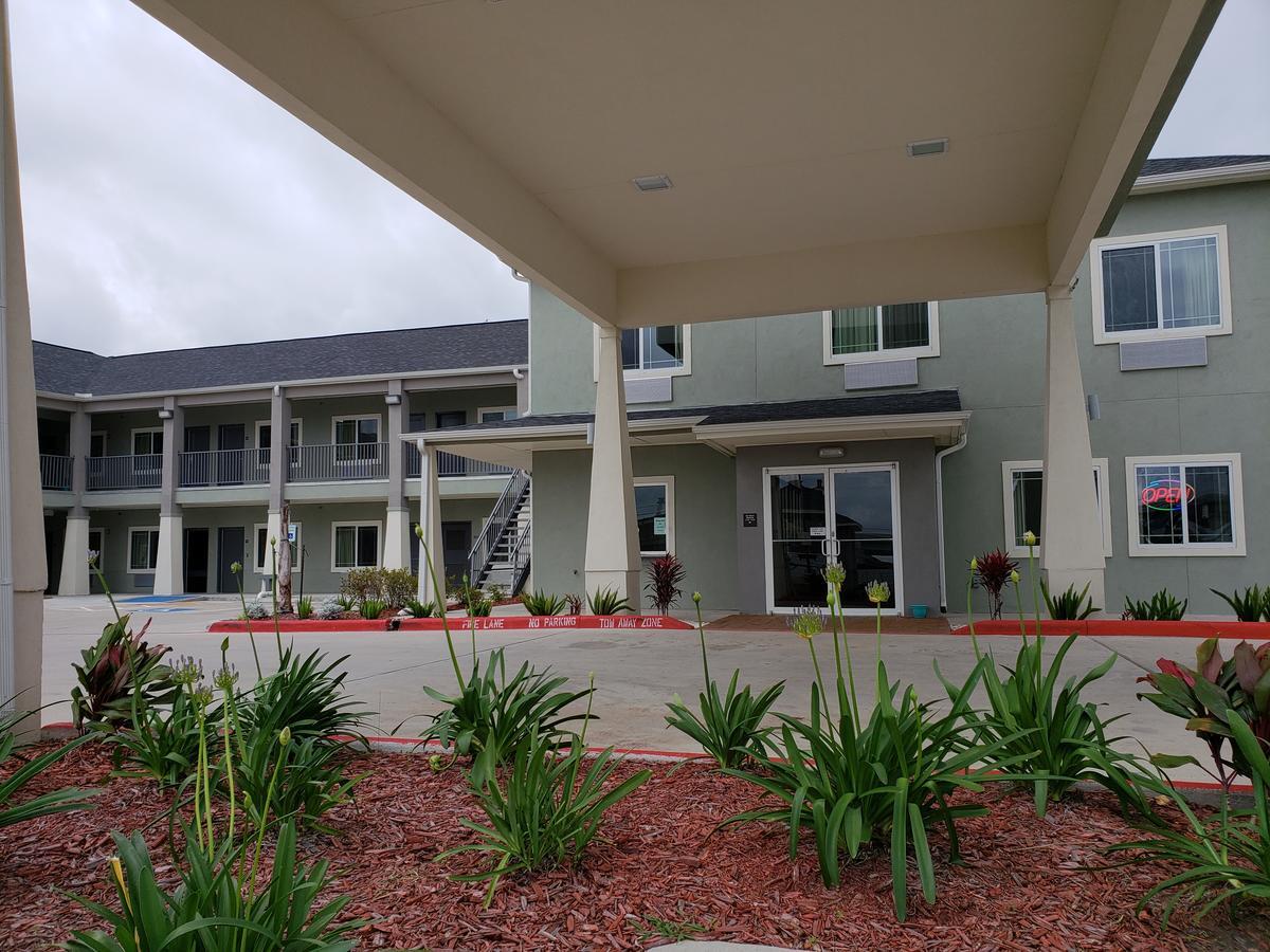 Scottish Inns & Suites - Crosby Extérieur photo