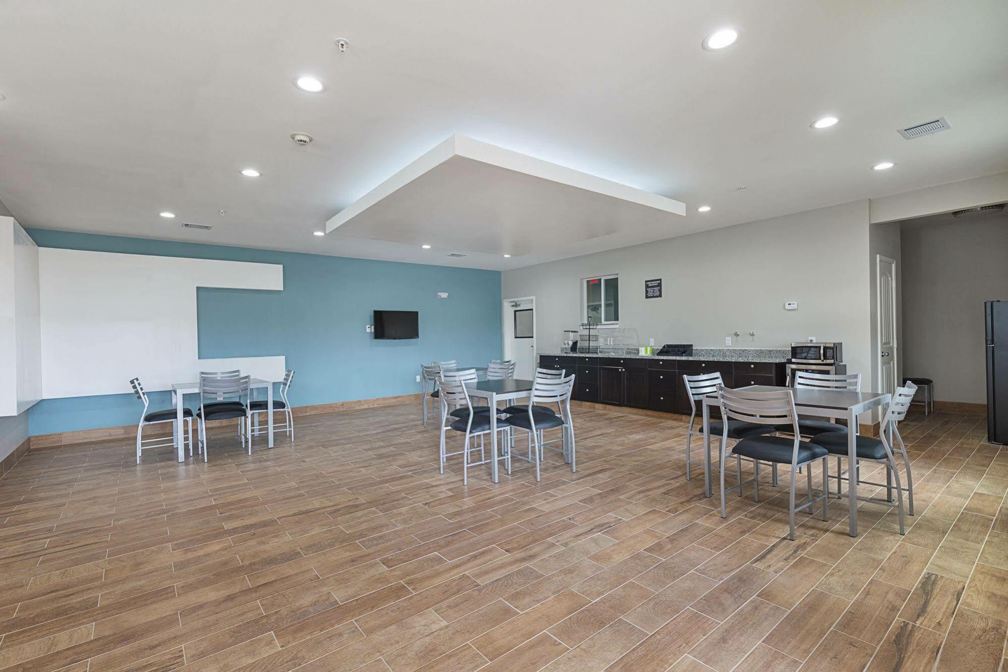 Scottish Inns & Suites - Crosby Extérieur photo