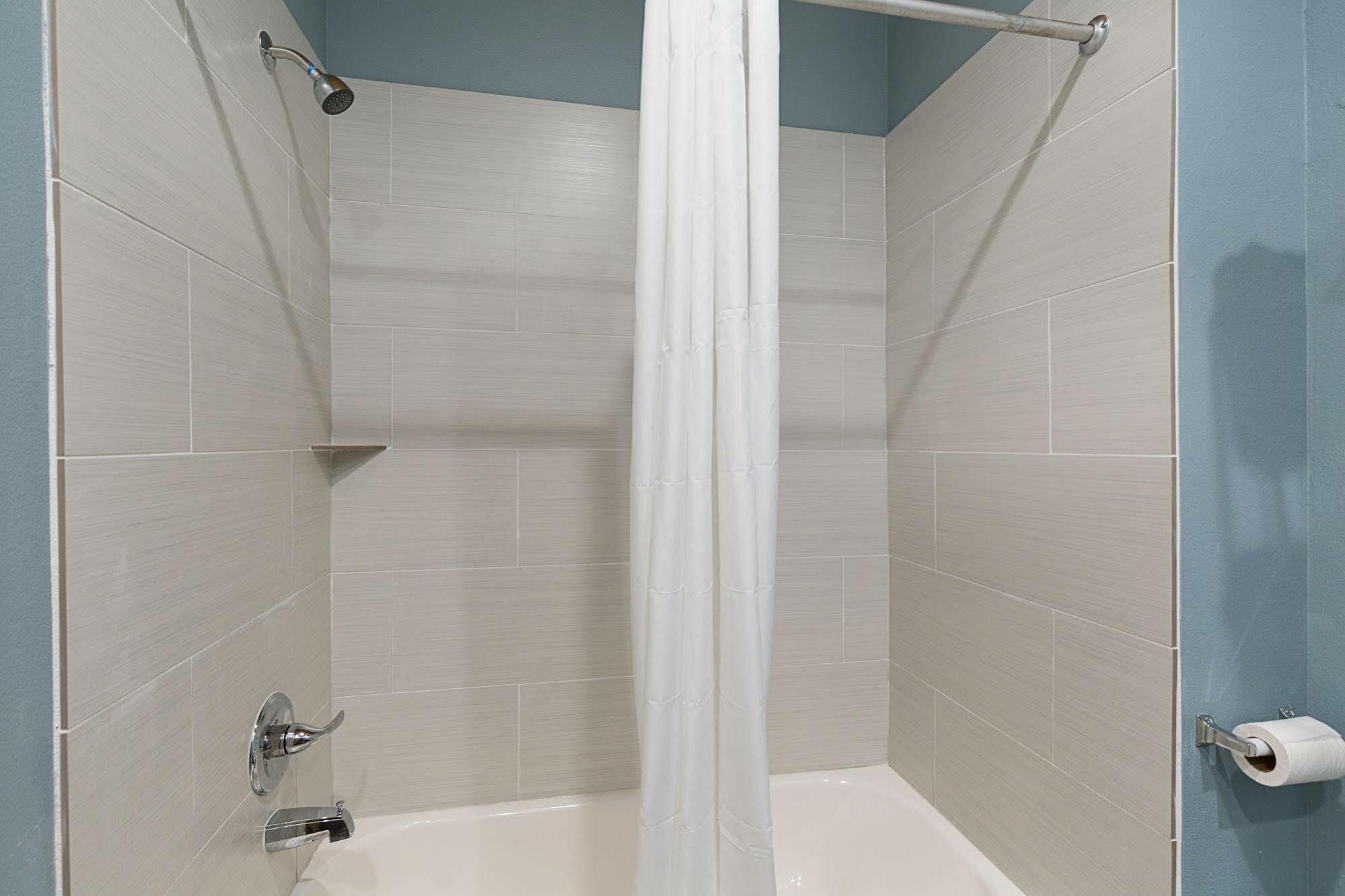 Scottish Inns & Suites - Crosby Extérieur photo